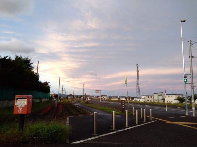 夕方の並木町の風景の画像です